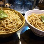 つけ麺 えん寺 - 特盛りと大盛り（極太胚芽麺）