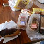 カフェ＆アウトレット　カフェ・サンラヴィアン - このエクレアが53円！