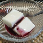 玄海鮨 - デザートで 杏仁豆腐