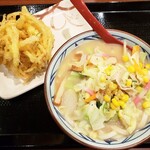 丸亀製麺 - ちゃんぽんうどん(並) 690円　野菜かき揚げ 140円