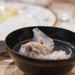 うを徳 - 《播州明石（あかし）》の"棘鬣魚（まだひ）"、五百九十匁（≒2.2kg）、"潮汁（うしほじる）"