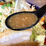 太一商店 - スープ飲んでみると、バシッと煮干の効いており醤油の塩分突き抜ける⤴︎