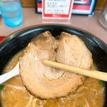 くるまやラーメン - チャーシューはやや固め。旨い店はトロける。浦和中島店、浦和田島店だ。