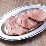 和牛焼肉・熟成大とろ牛たん・国産牛ホルモン 伊達のくら - 料理写真:大とろ牛たん（旨っ！）