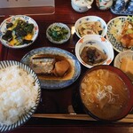 蛍 - 日替り彩り小鉢定食　\800(21-10)