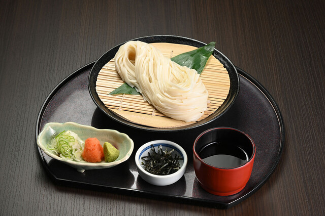 稲庭本舗明治佐助商店 - 四ツ小屋（うどん）の写真