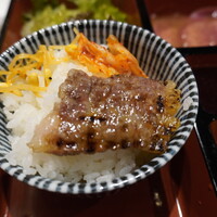 焼肉 黒田 - カルビのせ