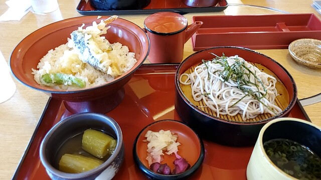 信濃路 紀ノ川店 （しなのじ） - 紀ノ川/そば | 食べログ