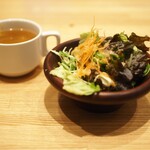 大衆肉酒場 ゼニバ - サラダ・スープ(ランチのセット)