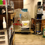 拉麺大公 - 店舗内観、新たに導入した製麺機