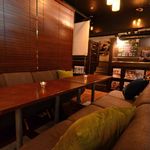 kawara CAFE＆DINING - 団体もOK！人気のふかふかソファー席♪