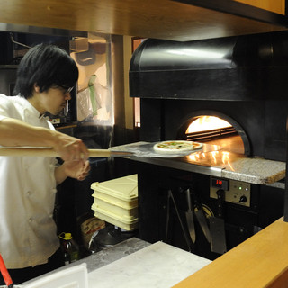 窯焼きナポリピッツア