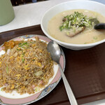 謝々餃子 - 料理写真:炒飯+ラーメンセット (炒飯 大盛り)