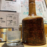 Tori Miuga Ya - オススメ焼酎　山桜樽熟成焼酎　中身は黒霧島ですが香ばしい燻製のような香りで深い味わいです。