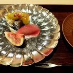 津の守坂 小柴 - 甘味（シャインマスカット・長野パープル・プルーン寄せ）