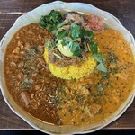 Supaisukare bomaile - 塩麴チキンと親鶏のキーマと鶏の時雨伽哩の3種あいがけカレー