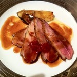 トラットリア コルポ デラ ストレーガ - 鴨ロースト赤ワインソース