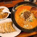 Menhamboumusou - ラーメン餃子セット(960円)