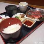 西神飯店 - 特選ハラミ定食