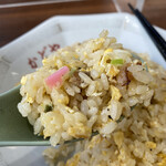 中華食堂 かどや - レンゲで掬ってみました、ひと口どうぞ♡