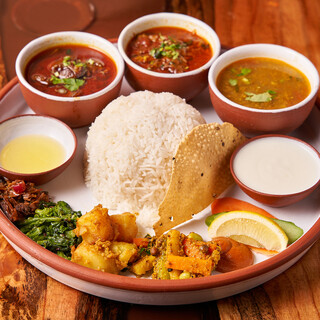 We want to deliver not only the deliciousness but also the food culture of Nepal itself.