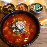 韓国料理こっこぶー - ﾕｯｹｼﾞｬﾝ定食の右側