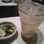 お通し550円、生グレサワー500円