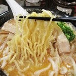 北海道ラーメン　魚らん坂 - 麺
