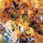 Okonomiyaki Jugemu - お好み焼きにはキャベツがぎっしり