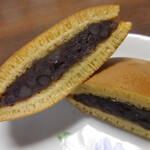 深川 伊勢屋 - どら焼き；断面