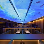 焼肉 GRANDELA - 焼肉屋史上初天井プロジェクションマッピング。お子様も釘付け。誕生日、アニバーサリー用の演出もお任せください