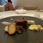 オオハラ エ シーアイイー - 仔羊背肉のロースト 軽いジュのソース
      2021年10月28日