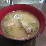 Nihonshu Sakabaru - 味噌汁は「あら汁」