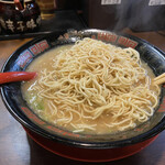 豚骨ラーメン 有頂天 - 豚骨醤油ラーメン 700円 (替玉２玉)