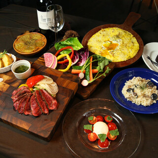 大人の遊び場♪各種お料理取り揃えております。