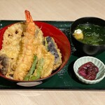 Ten-don (tempura rice bowl)