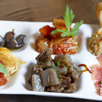 自由創作バル アクスリー - タパス盛り合わせ