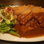 カフェテラス マム - ポークカツカレー（サラダ付）