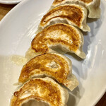 かつぎや - 愛してやまない焼餃子　これも注文を受けてから餡を詰めて焼きます