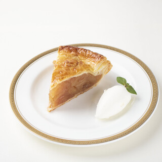 トリコロール 本店