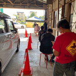 タンタン - ガレージ内の列。