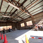 タンタン - ガレージ内の列。コの字型に並んでいる。