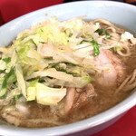 ラーメン二郎 - 『小ラーメン』(麺半分・ヤサイ少なめ、ニンニク)