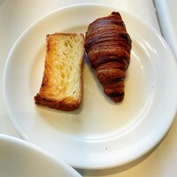 24/7 restaurant - ビュッフェのパン