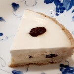 ヒロのお菓子屋さん - ラムレーズンチーズケーキ