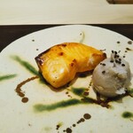 銀座 よし澤 - 焼き物　秋鮭と石川芋