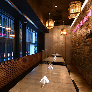 団体様もくつろげるソファ席もご用意！