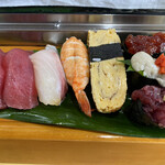 土橋寿司 - 右端にみる貝がいます！映らなかった。