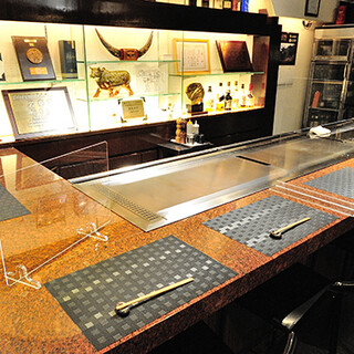 目でも舌でも、五感を刺激するパフォーマンスは必見