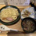 Menya Yuukou - しそ餃子　250円
                        鴨つけ麺　950円